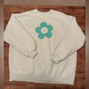 Oversized mint green sweatshirt w/ flower - Large
Brand Gianna Bini (Dillards)